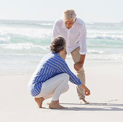 Un couple sur la plage